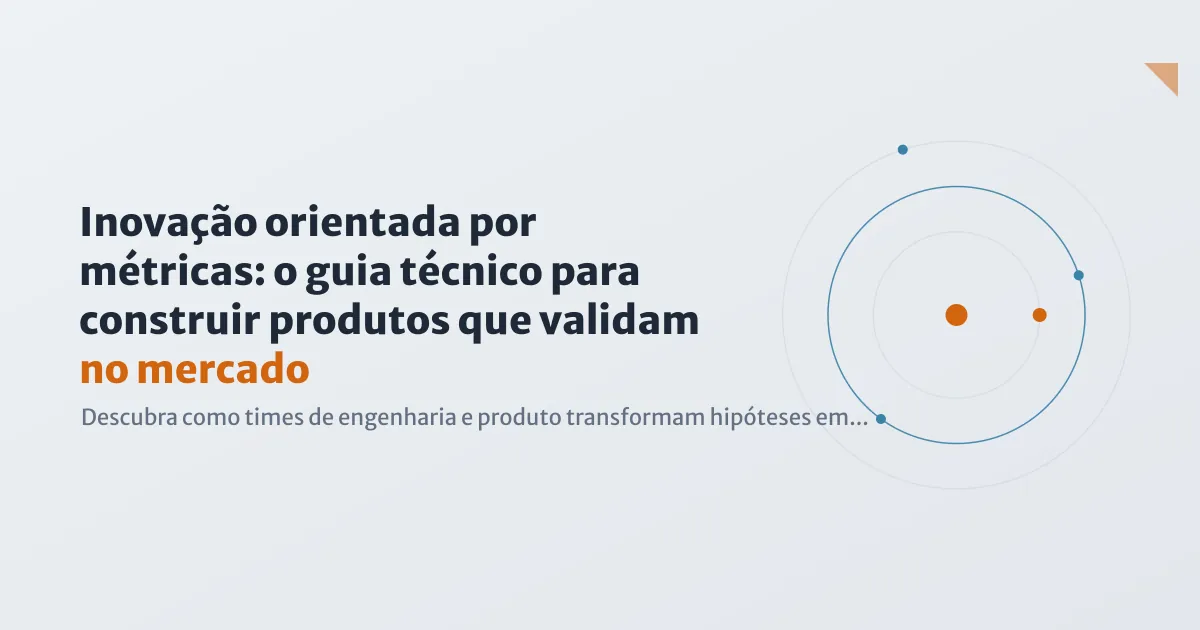 Mesa de trabalho com múltiplos monitores exibindo dashboards de métricas, gráficos de crescimento e código aberto em um ambiente de escritório moderno e iluminado